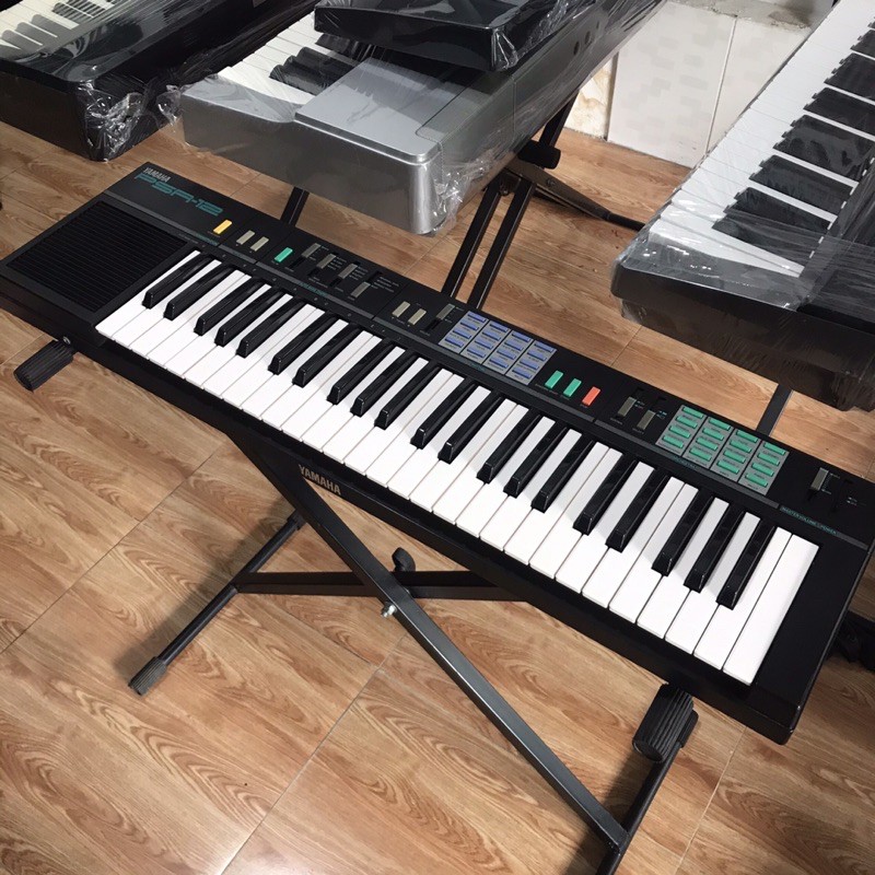 Đàn organ Yamaha PSR -12 . đầy đủ chức năng .âm thanh hay . giá rẻ . bảo hamhf 12 tháng