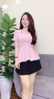 Áo peplum cổ vuông