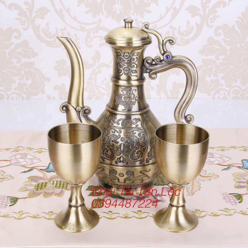 Bộ bình rượu song Long tranh châu và 2 ly bằng đồng kiểu cổ