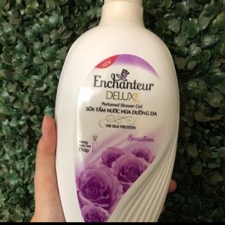Sữa tắm enchantur hương nước hoa thơm quyến rũ