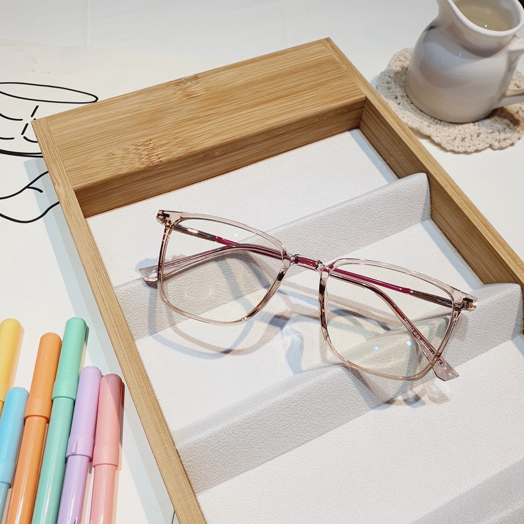 Gọng kính cận vuông sẵn tròng chống ánh sáng xanh 8L917B