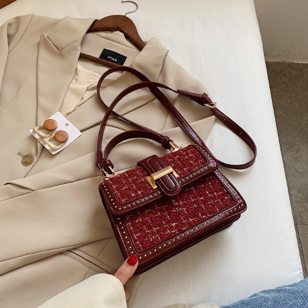 Túi Xách Nữ Đi Chơi, Đi Làm Đeo Chéo, Đeo Vai Phong Cách Phương Tây len dạ Cao Cấp TX030