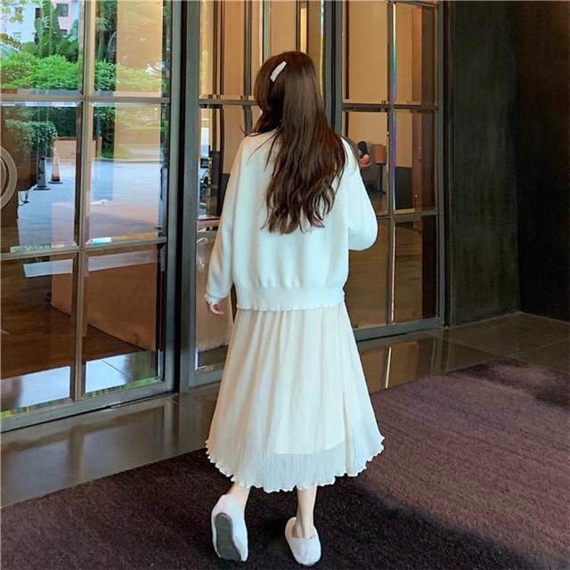 Set váy voan dáng dài và áo khoác cardigan đính hạt trai