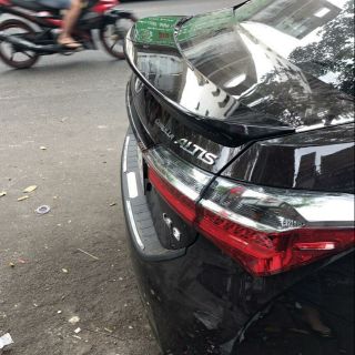 Đuôi gió không đèn/có đèn Altis