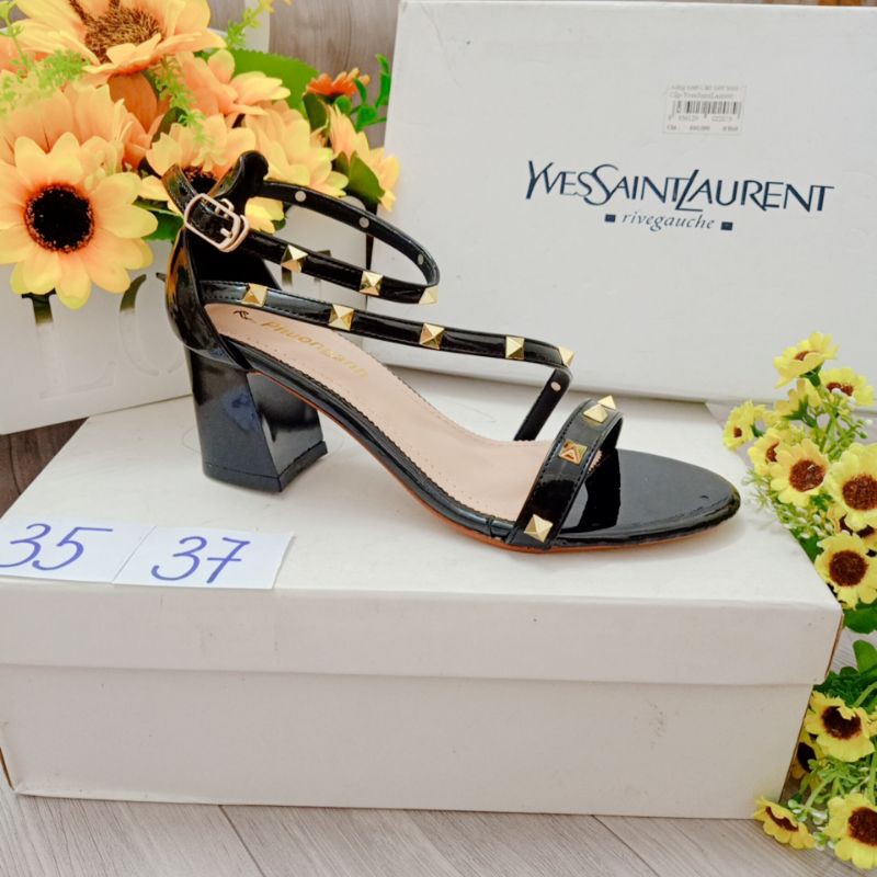 Sandal size 35 . ib mẫu để báo giá