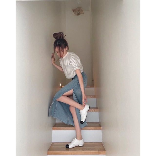 Chân váy jean xẻ sườn trơn