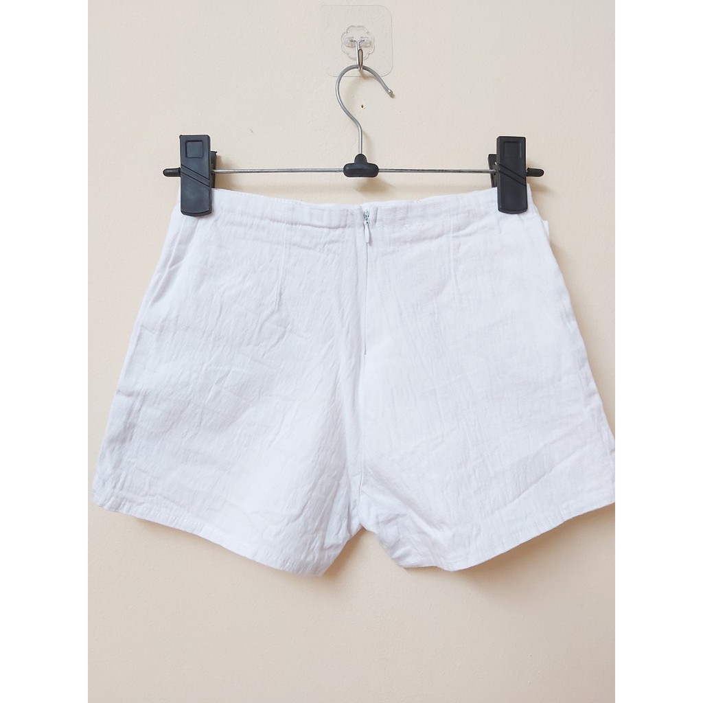 Quần đùi kaki trắng giả váy MASAN2606203