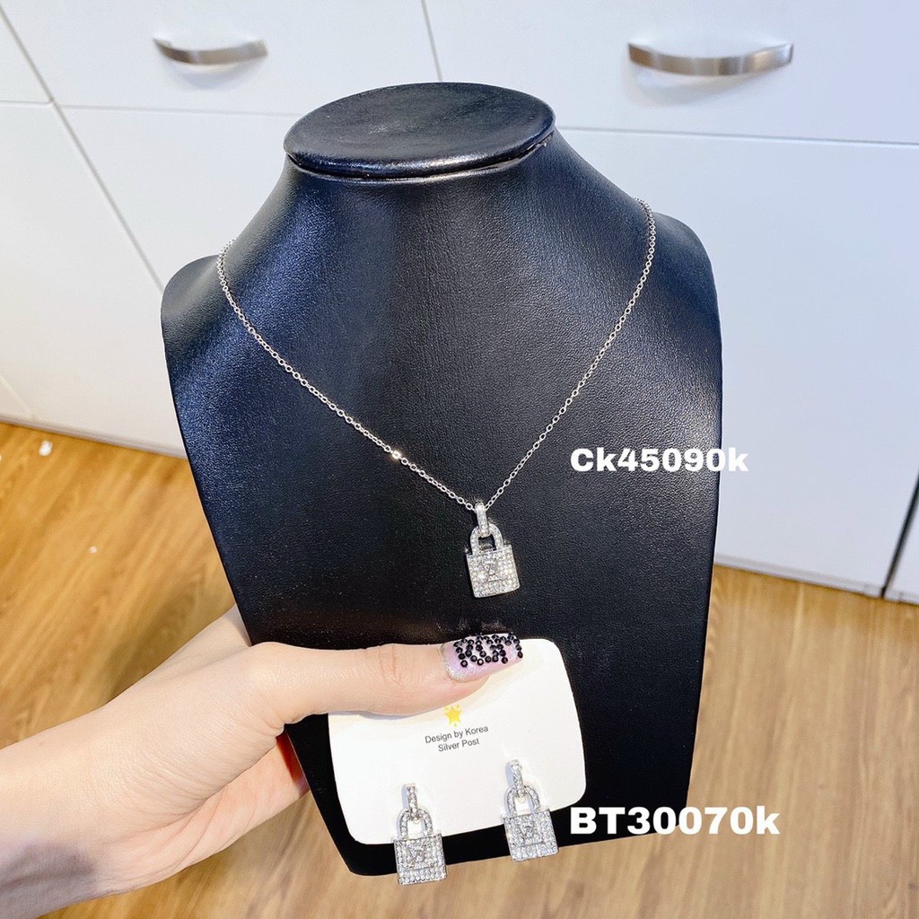 Choker - Vòng Cổ Nữ Đính Đá Hình Ngôi Sao Thương Hiệu Cao Cấp