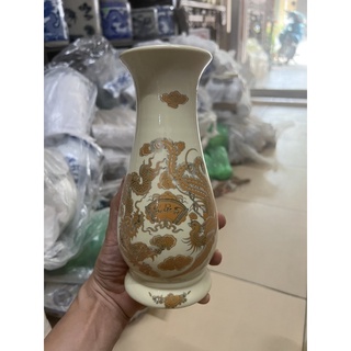 lọ hoa thờ màu vàng kim