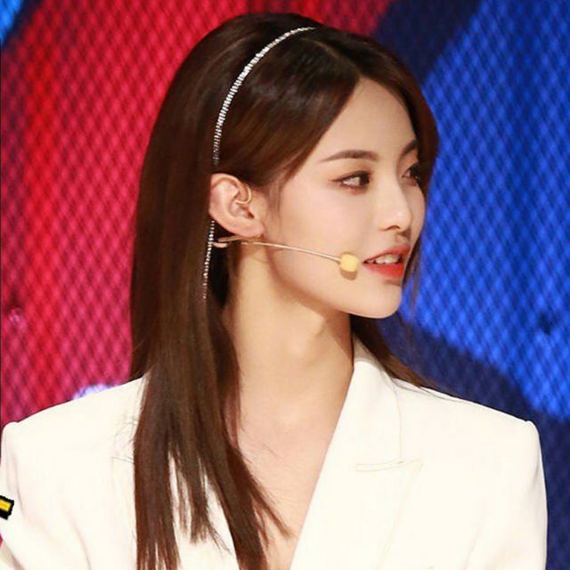 ✨ Bờm tóc Địch Lệ Nhiệt Ba đính đá pha lê tua rua lấp lánh sang chảnh