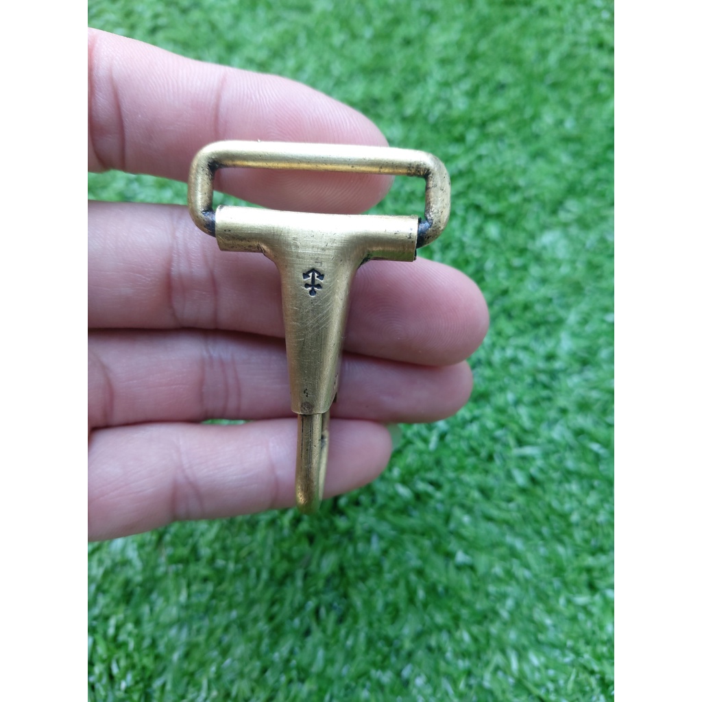 NÓC BẬT US MỎ NEO