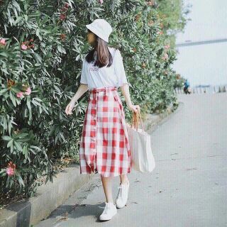 Sét váy caro đỏ form dài kèm dây thắt eo như hình