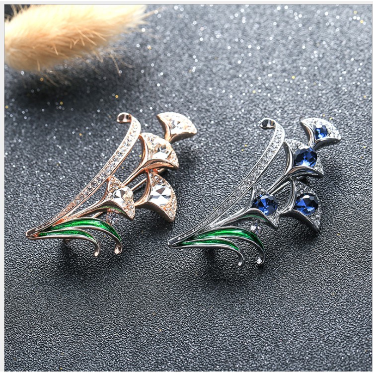 Cài áo thời trang đính đá dẻ quạt sang trọng GC43
