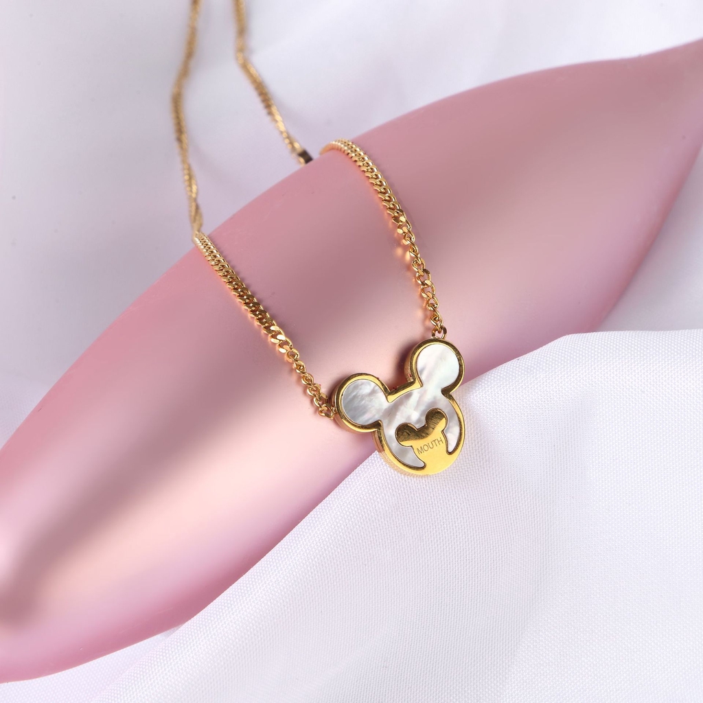 Dây Chuyền Thép Titan Mạ Vàng Hồng 18K Mặt Hình Gấu Đính Ngọc Trai Trắng Tự Nhiên Sang Trọng