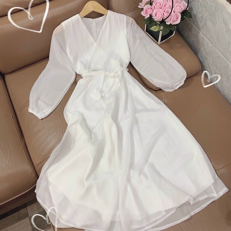 Đầm maxi trắng đắp chéo tay dài đi biển