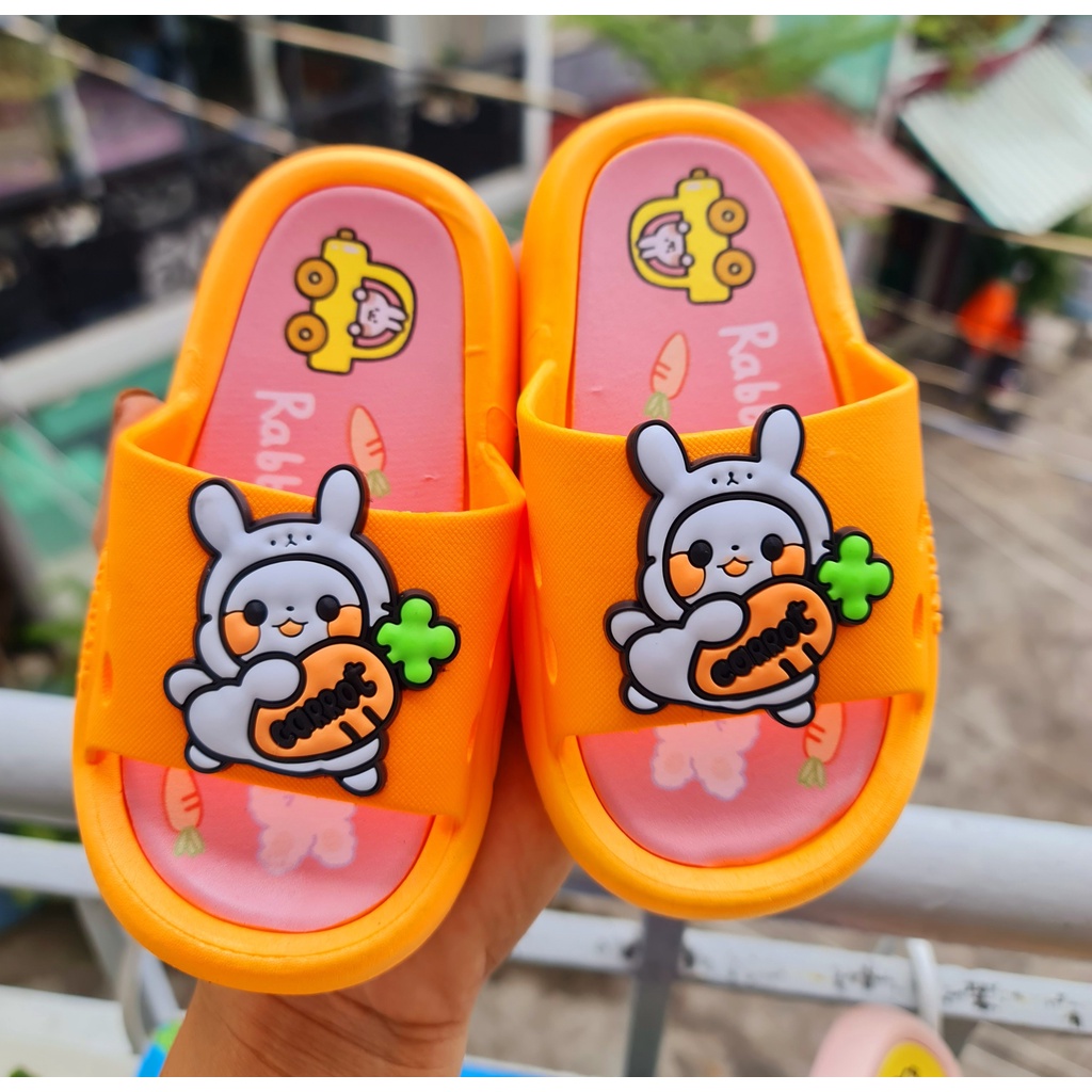 Dép bánh mì cho bé trai bé gái hình củ cải chất cao su siêu mềm
