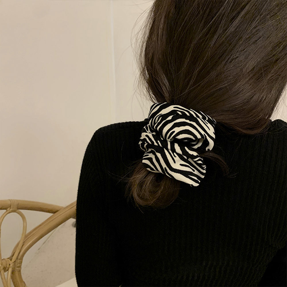 【sweet】woman fashion retro  Leopard Print Hair Band ins wild Headband elastic hair rope accessries
