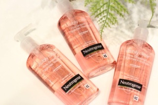 Gel rửa mặt neutrogena visibly clear gel