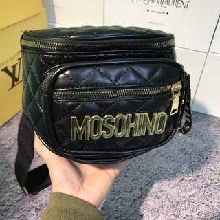 Túi hộp Moschino bao tử