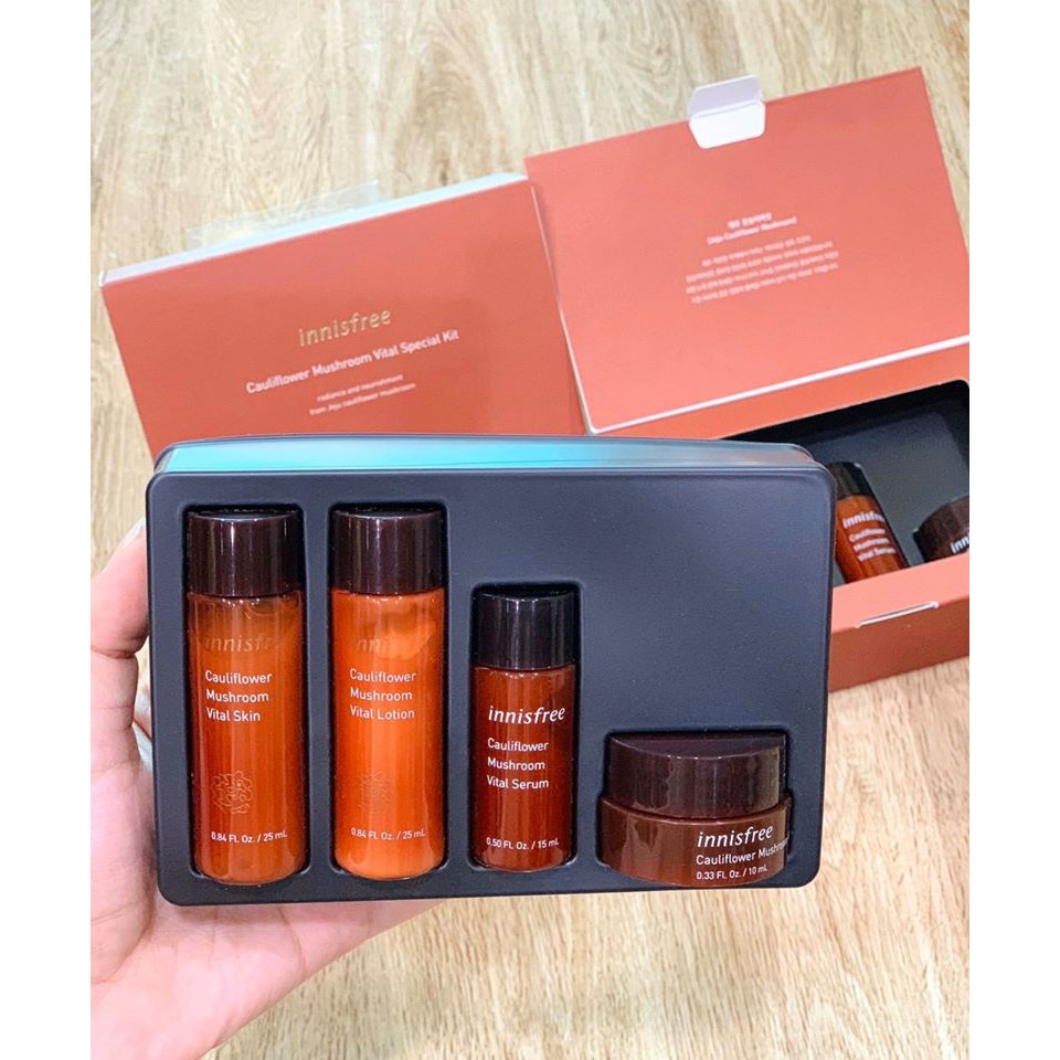 Set dưỡng nấm làm chậm lão hóa mini 4 món INNISFREE 𝐂𝐀𝐔𝐋𝐈𝐅𝐋𝐎𝐖𝐄𝐑 𝐌𝐔𝐒𝐇𝐑𝐎𝐎𝐌 𝐕𝐈𝐓𝐀𝐋 𝐒𝐏𝐄𝐂𝐈𝐀𝐋 𝐊𝐈𝐓