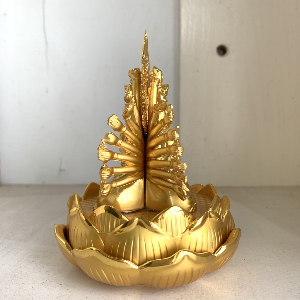 Tượng Phật Bà quan âm nghìn tay trang trí ô tô