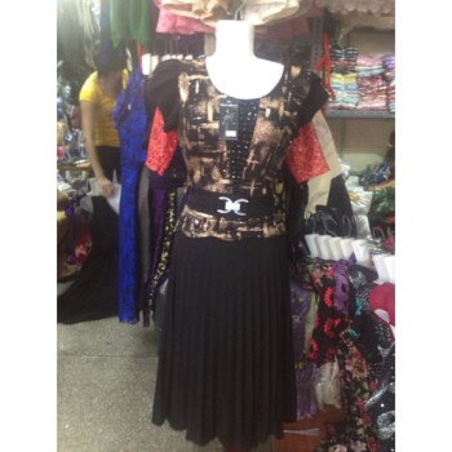 Đầm trung niên xoè xếp ly