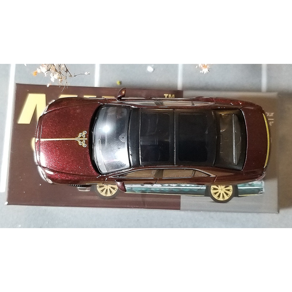 Xe mô hình tĩnh MiniGT 1:64 Giáng Sinh - Bentley Flying Spur Christmas Limited China Exclusive