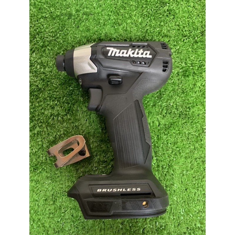 máy bắn vít makita XFT15