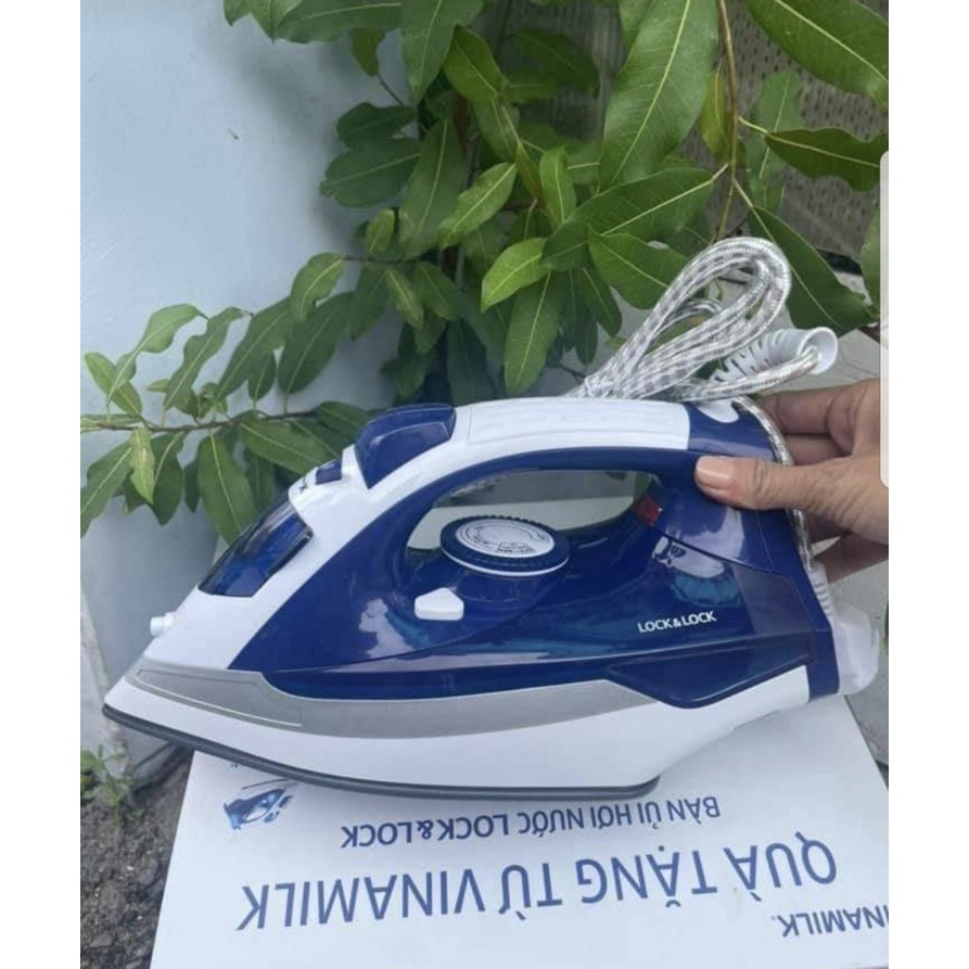 BÀN ỦI HƠI NƯỚC LOCK&LOCK ENI146BLU QUÀ TẶNG SỮA VINAMILK