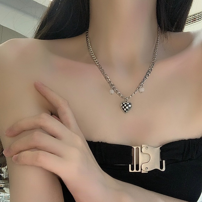 Dây chuyền mặt trái tim họa tiết kẻ sọc thiết kế thời trang Ngọt ngào và mát mẻ