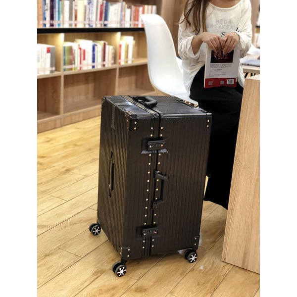 Vali KHUNG NHÔM sata korea model Trunk plus cao cấp.Sức chứa cực khủng kết hợp khung nhôm bảo mật tuyệt đối,chống bể vỡ.