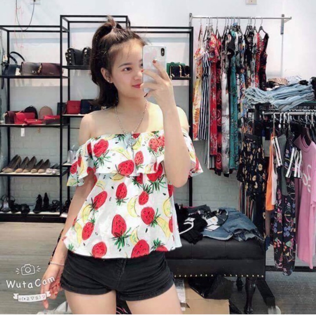 Áo hở vai ngắn tay