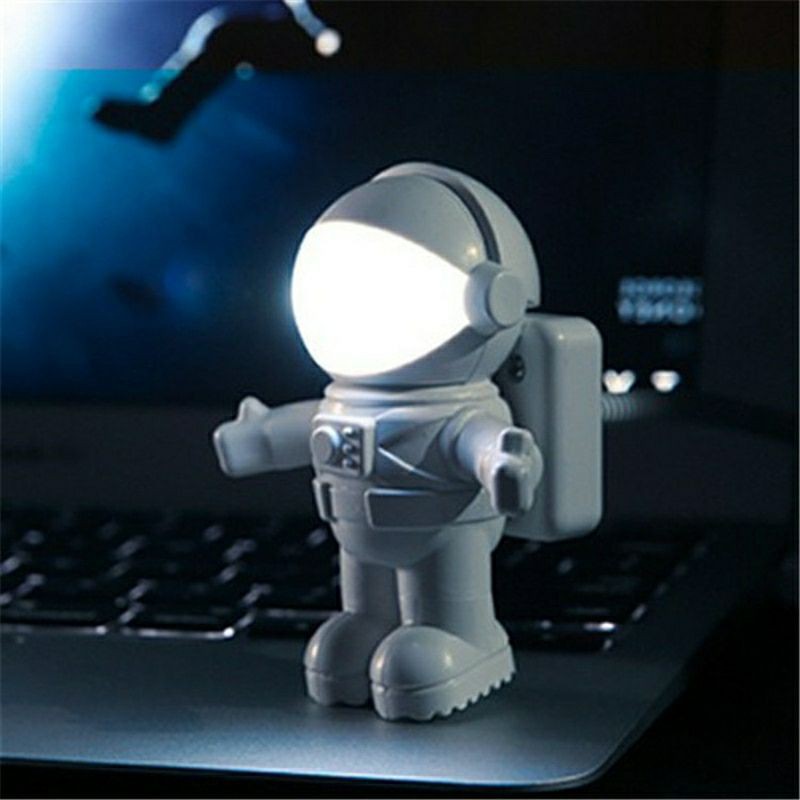 USB LED NHÀ DU HÀNH VŨ TRỤ