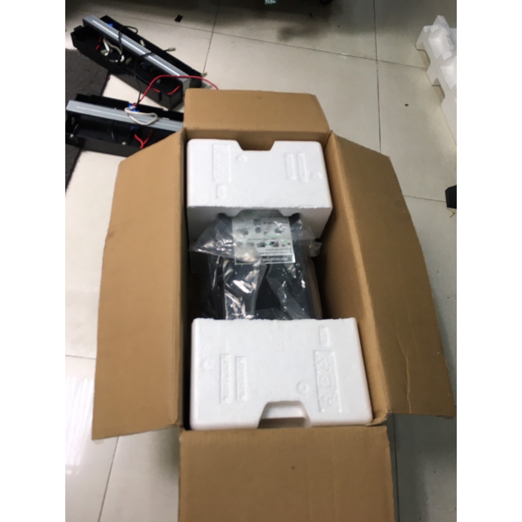 Bộ Lưu Điện UPS APC SMC1000I :1000VA CÓ ĂC QUY  bảo hành 6 tháng