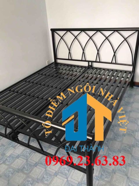 Giường sắt 1m6 đen đại thành 2 ngừoi nằm