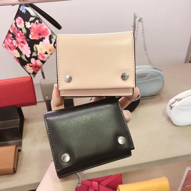 Ví ngắn Nose vợt sale xách tay Malaysia