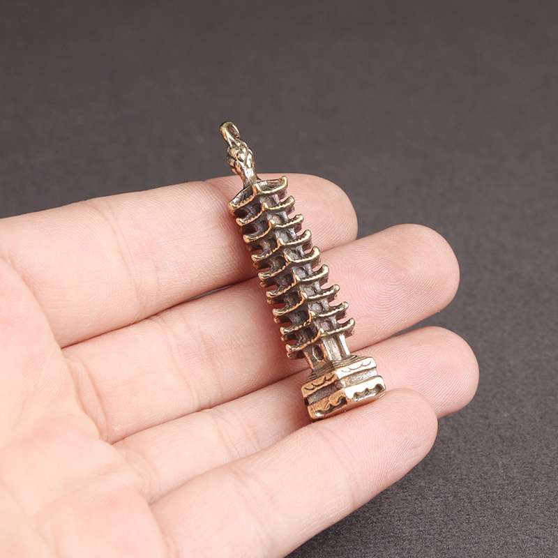 Mặt dây chuyền hình tháp bằng đồng thau sáng tạo