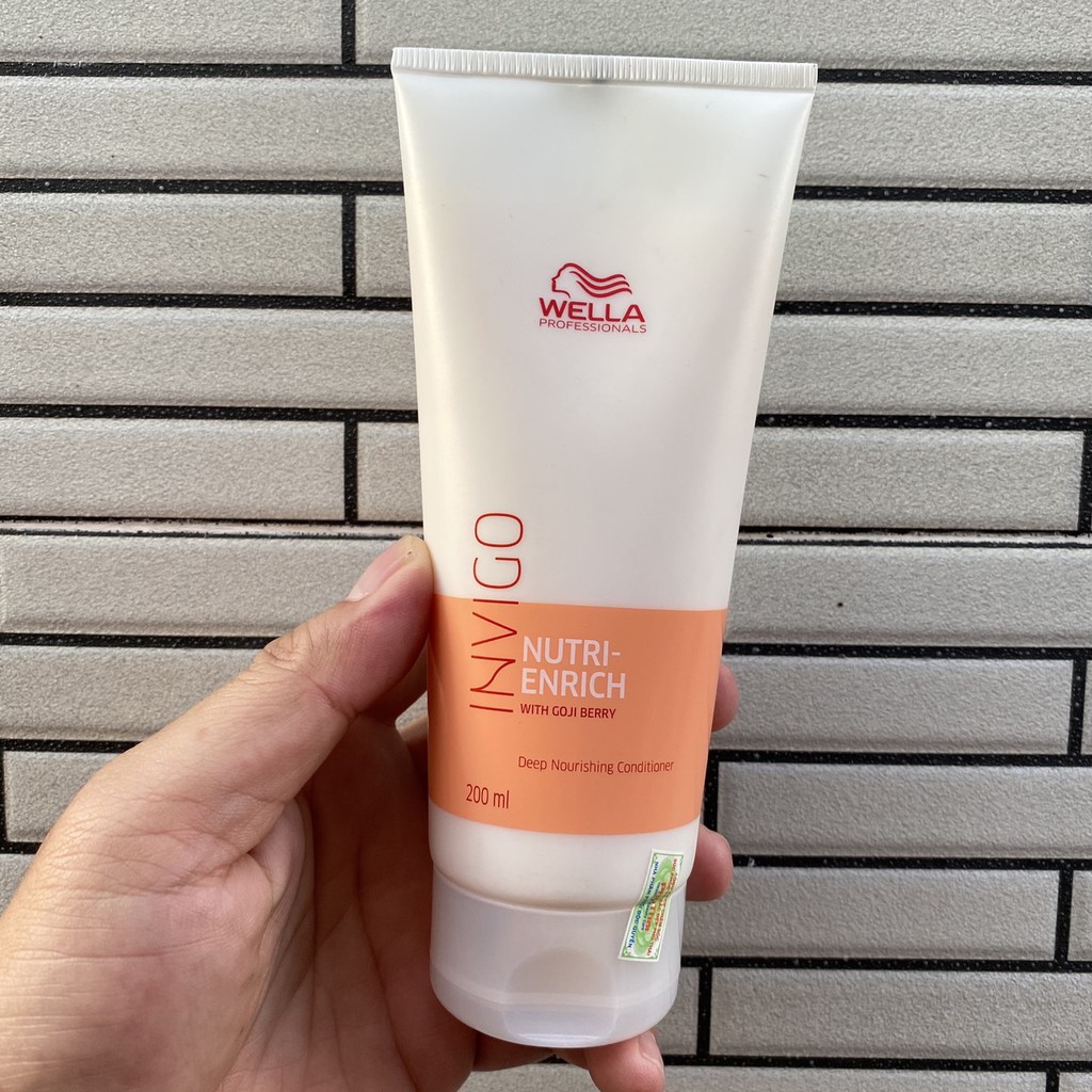 Dầu xả tăng cường dưỡng chất Wella INVIGO Nutri Enrich Deep Nourishing Conditioner 200ml