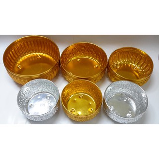 Thố đế bằng mạ bạc, vàng chạm nổi hoa văn truyền thống Thái Lan