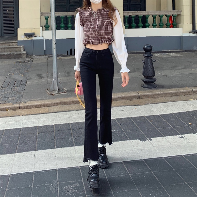 LEEVA - Quần jeans nữ ống loe nhẹ phối rách gấu cách điệu Q044