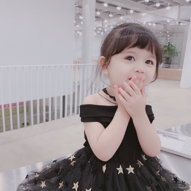 VAY ĐẦM ĐEN HUYỀN BÍ BÉ GÁI SIÊU ĐẸP