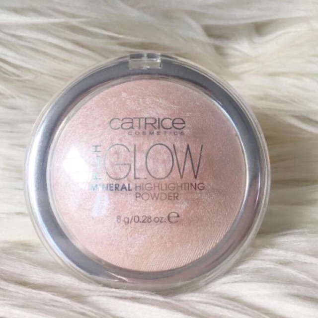 Phấn highlight bắt sáng Catrice High Glow Mineral Highlighting Powder 8g