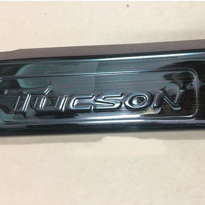 Ốp Bậc Cửa, Nẹp Bước Chân Tucson 2016 đến 2022 Mẫu Titan Cao Cấp + tặng keo trợ dính