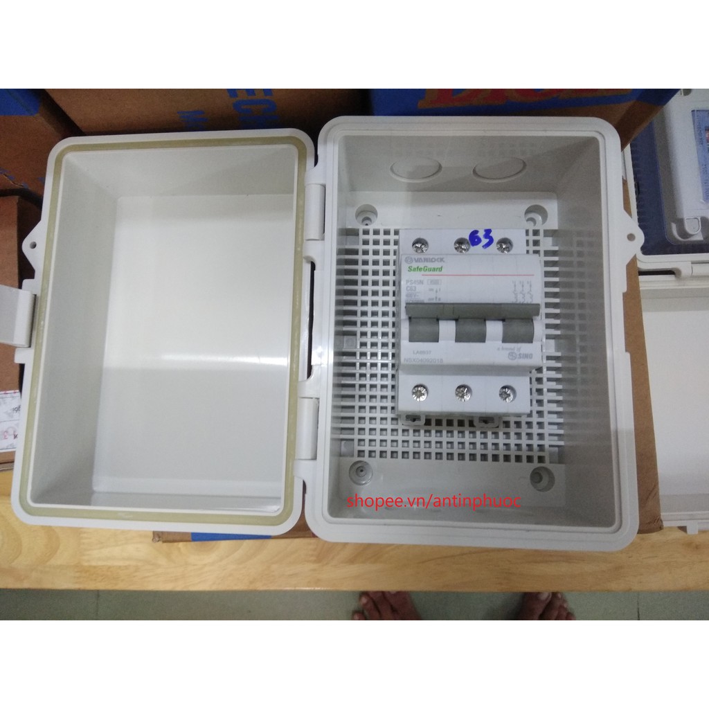 Tủ điện nhựa ngoài trời Lioa JL 00C  & JL 00B  Tủ điện chống nước