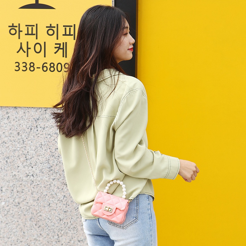 Túi đeo chéo mini Chuwanglin bằng PVC dạng thạch đính ngọc trai phối dây xích thời trang cho nữ