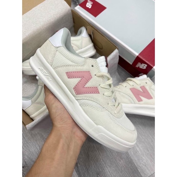 Giày thể thao NB300