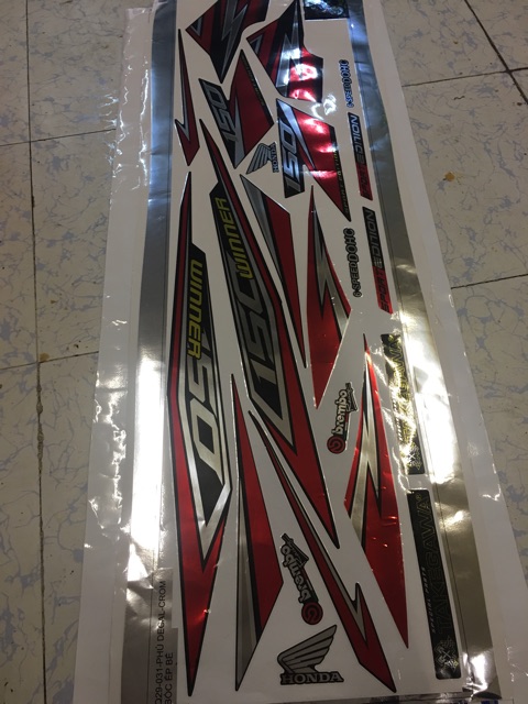 Tem rời Winner Đỏ bạc chrome cao cấp -1