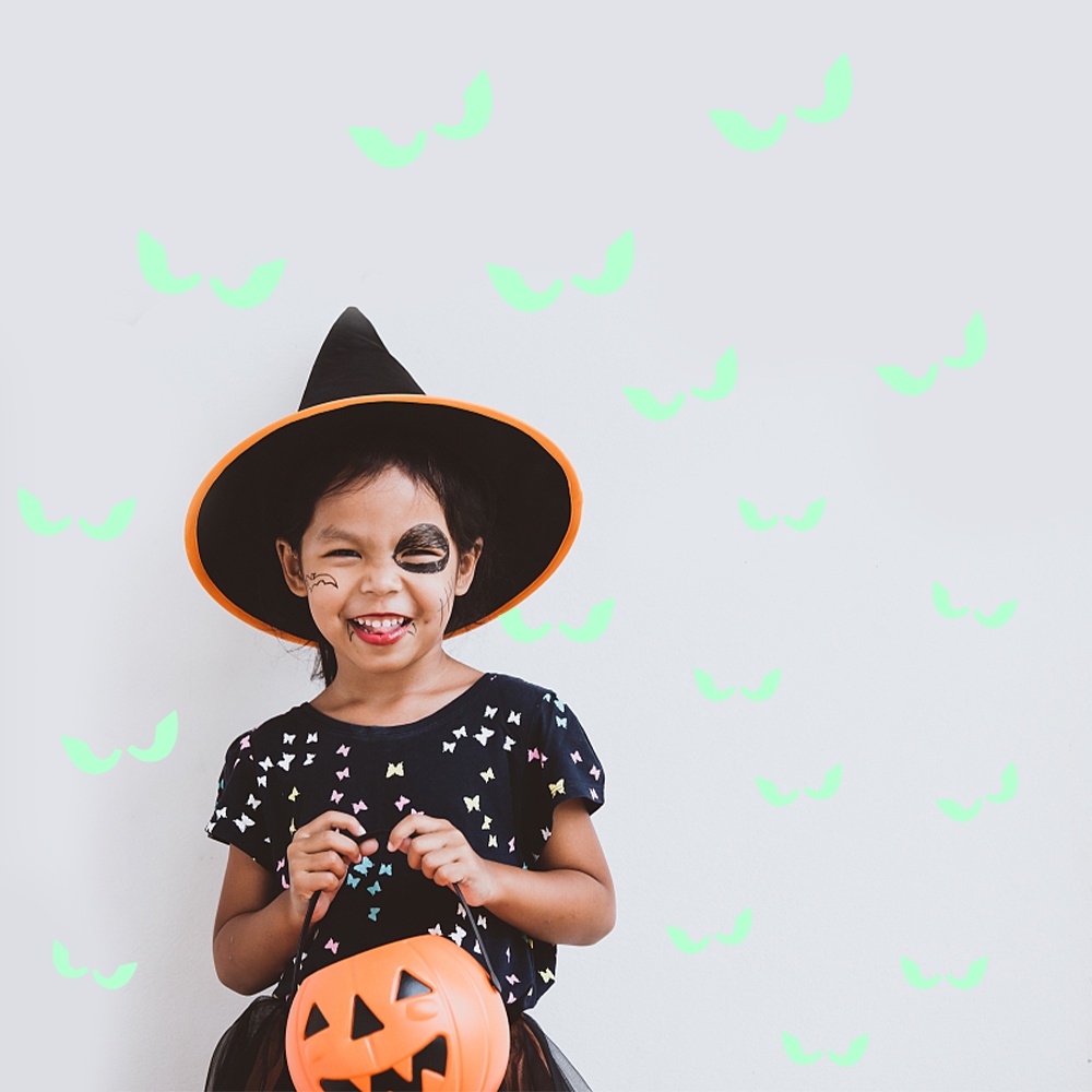 Miếng Dán Tường Trang Trí Hình Đôi Mắt Dạ Quang Phát Sáng Trong Đêm Halloween