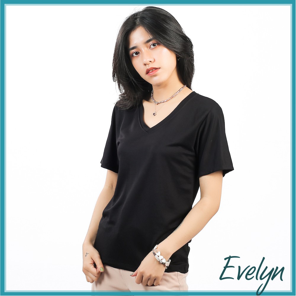 Áo phông nữ rộng cổ tim Evelyn kiểu dáng basic