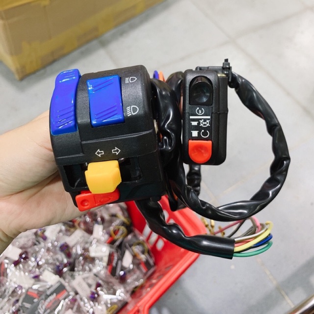 Cùm công tắc Domino